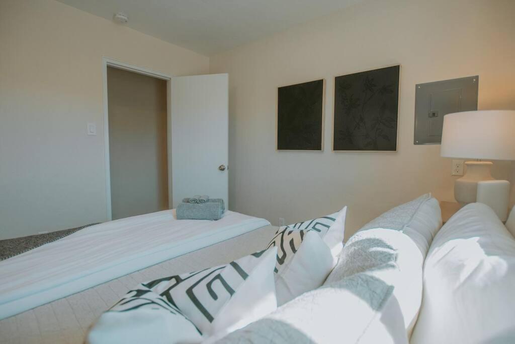 Casa Urbana-2bd-2bth-hot Tub-pet Friendly-no Pet Fees! Holiday home *