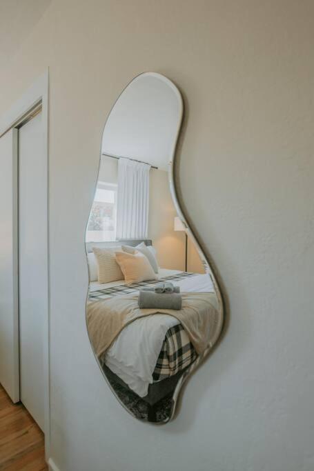 Casa Urbana-2bd-2bth-hot Tub-pet Friendly-no Pet Fees! * Albuquerque