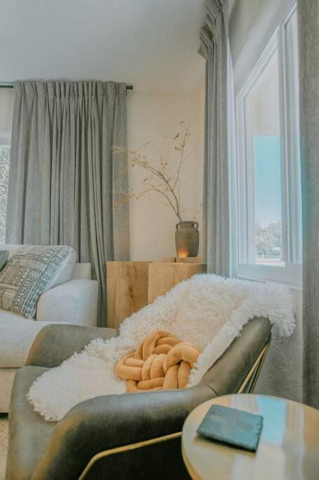 Casa Urbana-2bd-2bth-hot Tub-pet Friendly-no Pet Fees! *