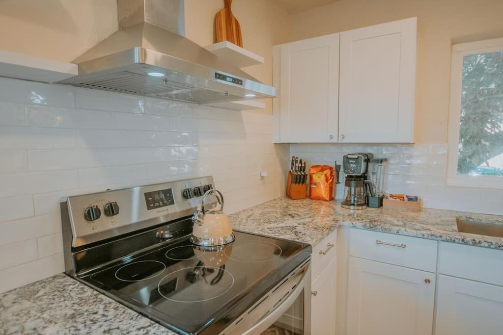 Casa Urbana-2bd-2bth-hot Tub-pet Friendly-no Pet Fees! Albuquerque
