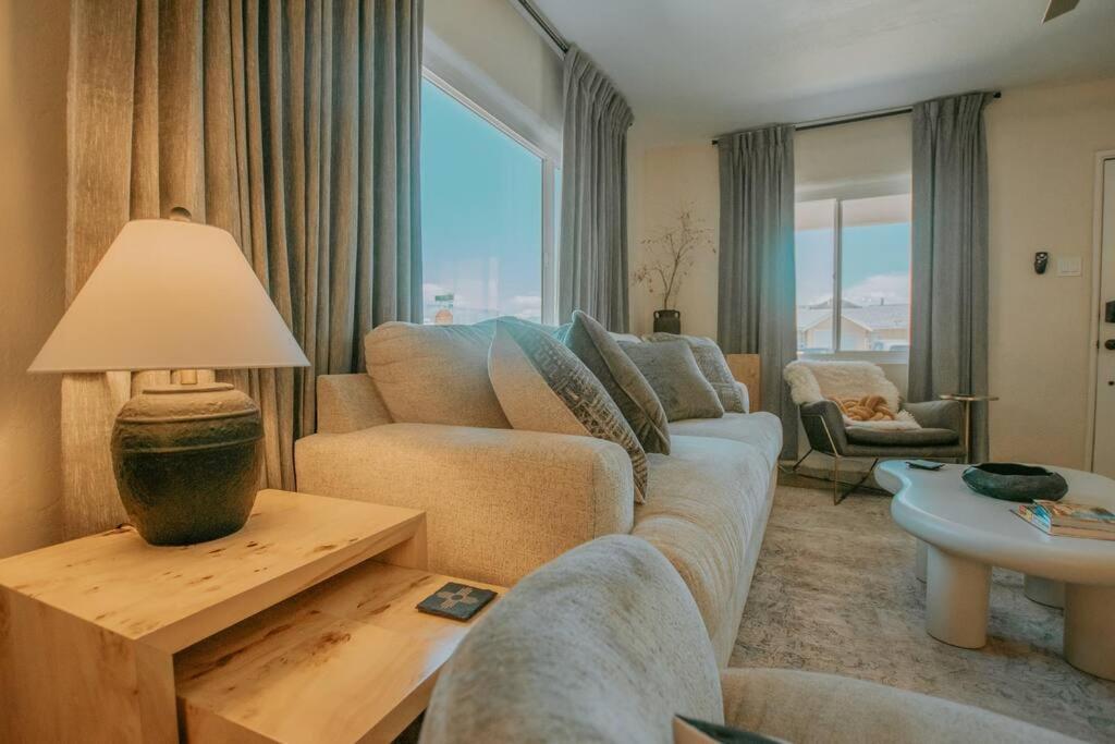 Casa Urbana-2bd-2bth-hot Tub-pet Friendly-no Pet Fees! Albuquerque