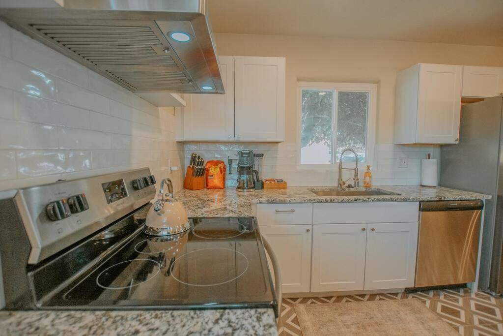 Casa Urbana-2bd-2bth-hot Tub-pet Friendly-no Pet Fees! *
