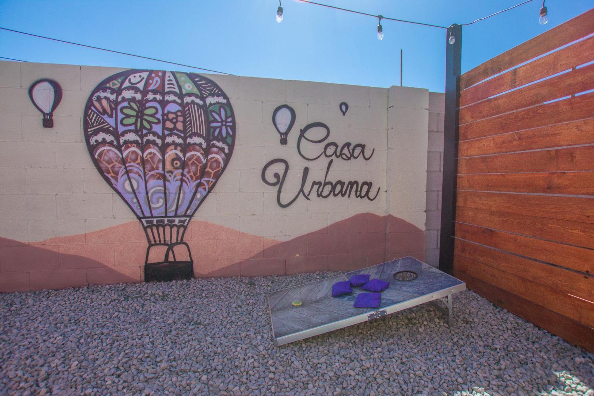 Casa Urbana-2bd-2bth-hot Tub-pet Friendly-no Pet Fees! Holiday home Albuquerque